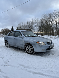 Kia Cerato 2005 (2 фото из 13)