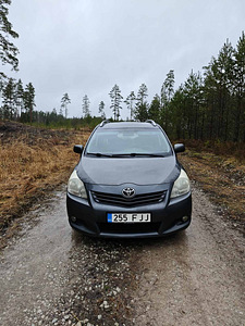 Toyota Verso (4 фото из 12)