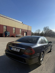 MERCEDES-BENZ E 220 CDI (7 foto / 7)