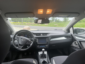 Toyota Avensis (4 фото из 4)