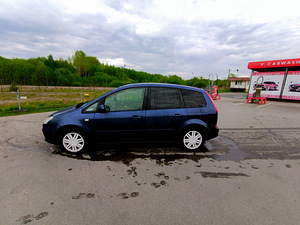 Ford Focus C-Max (8 фото из 8)