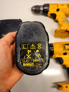 Dewalt аккумуляторная дрель (5 фото из 6)