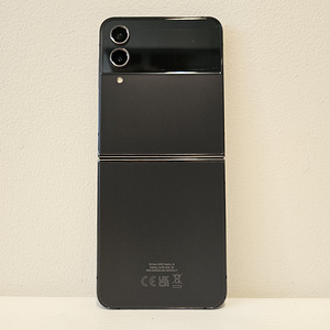 Samsung Galaxy Z Flip 4 256GB (garantiiga) (1 foto / 3)