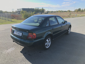 Audi A4 1.8 92kw ÜV 09.23 (4 foto / 5)