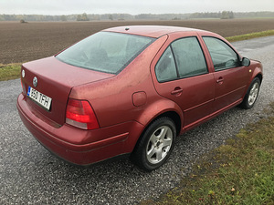 Volkswagen Bora 1.6 74kw (2 foto / 5)
