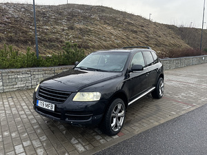 Volkswagen Touareg 2.5tdi atm ÜV 07.26 (1 foto / 5)
