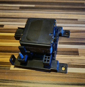 KIA CEED (CD) Adaptiivse püsikiiruse radar (2 foto / 2)