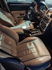 Chrysler 300c 3,0 diisel, universaal (3 foto / 5)