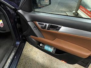 Mercedes Benz C320 4 matic (6 foto / 11)