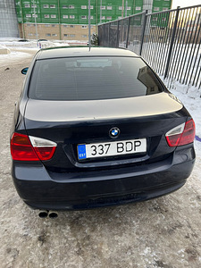 BMW 330D (2 foto / 6)