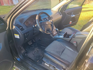 Volvo XC90 2,4 120kW (7 foto / 14)