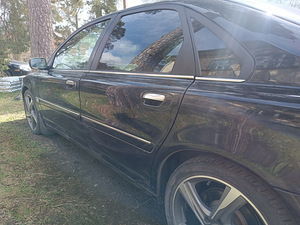Volvo S80 2,4 120kW (13 foto / 15)