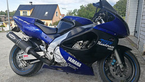 Ямаха YZF 1000 R Тандерейс (2 фото из 10)