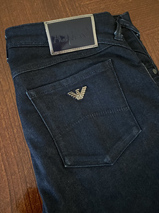Джинсы Armani (1 фото из 2)