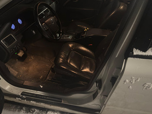 Volvo V70 2,4 129kw (7 foto / 9)
