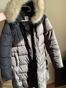 Зимняя куртка GAP (3 фото из 3)