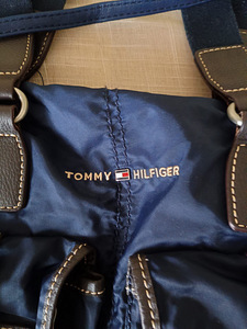 Темно-синий рюкзак Tommy Hilfiger (4 фото из 5)