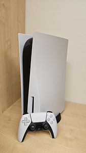 PlayStation 5 (825 GB, disc version) (1 foto / 3)