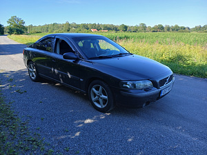 M: Volvo S60 2.4 120Kw (8 foto / 12)