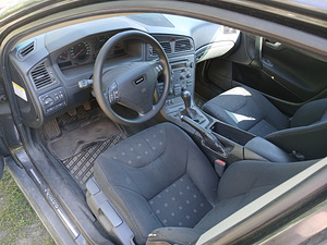 M: Volvo S60 2.4 120Kw (9 foto / 12)