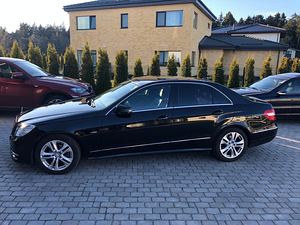 Mercedes Benz E200 (8 фото из 8)