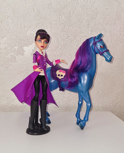 Monster high Bloodgood. (1 foto / 4)
