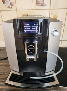 JURA E6 espressomasin (1 foto / 6)