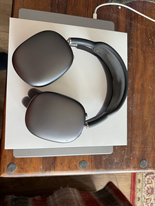 AirPods Max Space Gray (2 фото из 2)