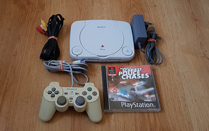 PlayStation One + Pult (1 foto / 1)