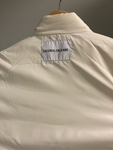 Calvin Klein kahtepidi kantav jope (2 foto / 2)