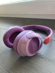 Uueväärsed kõrvaklapid Jbl jr460nc (1 foto / 3)