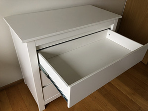 Kummut koos mähkimislauaga Troll Loft (3 foto / 10)