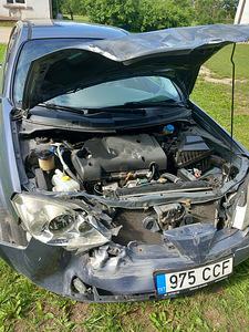 Nissan Primera.2007.avariiline. (8 foto / 8)