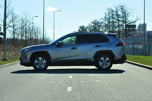 TOYOTA RAV4 2021 REGISTEERIMIS -JA AASTAMAKS MAKSTUD! (2 foto / 14)