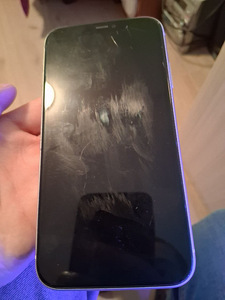 iPhone 11 64 gb 75healt battery (2 foto / 5)