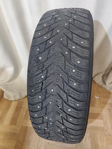 Nokian Hakkapeliitta 8 naastrehvid mõõdus 175/65 R15 (4 foto / 6)