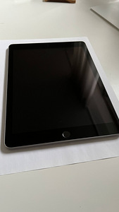 iPad 10" 6th gen 32GB Space Gray (2018) (1 foto / 6)