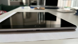 iPad 10" 6th gen 32GB Space Gray (2018) (2 foto / 6)