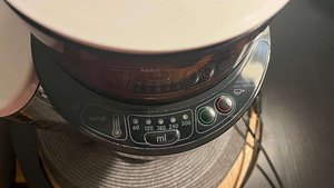 Baby Brezza Formula Pro piimasegu valmistamise masin (3 foto / 6)