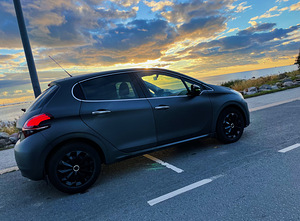 Peugeot 208 1.2 81kW (2 foto / 12)