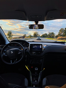 Peugeot 208 1.2 81kW (5 foto / 12)