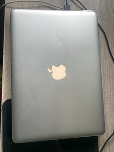 Macbook Pro (late-2011) (2 foto / 3)