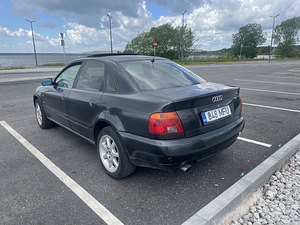 Audi A4 B5 1,8 bensiin 94 (2 foto / 6)