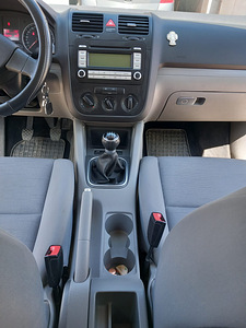Продается Volkswagen Golf 5, 1.6 bensiin, 85kw (6 фото из 6)