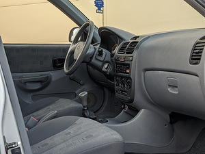 Hyundai Accent (5 foto / 9)