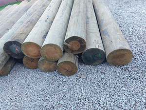 Postid immutatud pikkus 2 meetrit, läbimõõt 250mm (1 foto / 2)