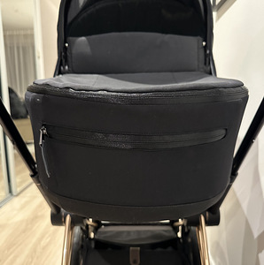 Cybex Priam V4 Rose Gold, Deep Black (7 foto / 8)