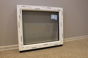 Mitteavatav plastic (PVC) aken, laiusega 700 mm (2 foto / 10)