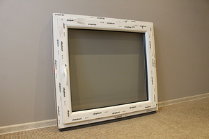 Ühe tiivaga PVC aken, laiusega 1000 mm (2 foto / 7)