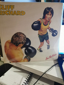 CLIFF RICHARD (2 foto / 3)